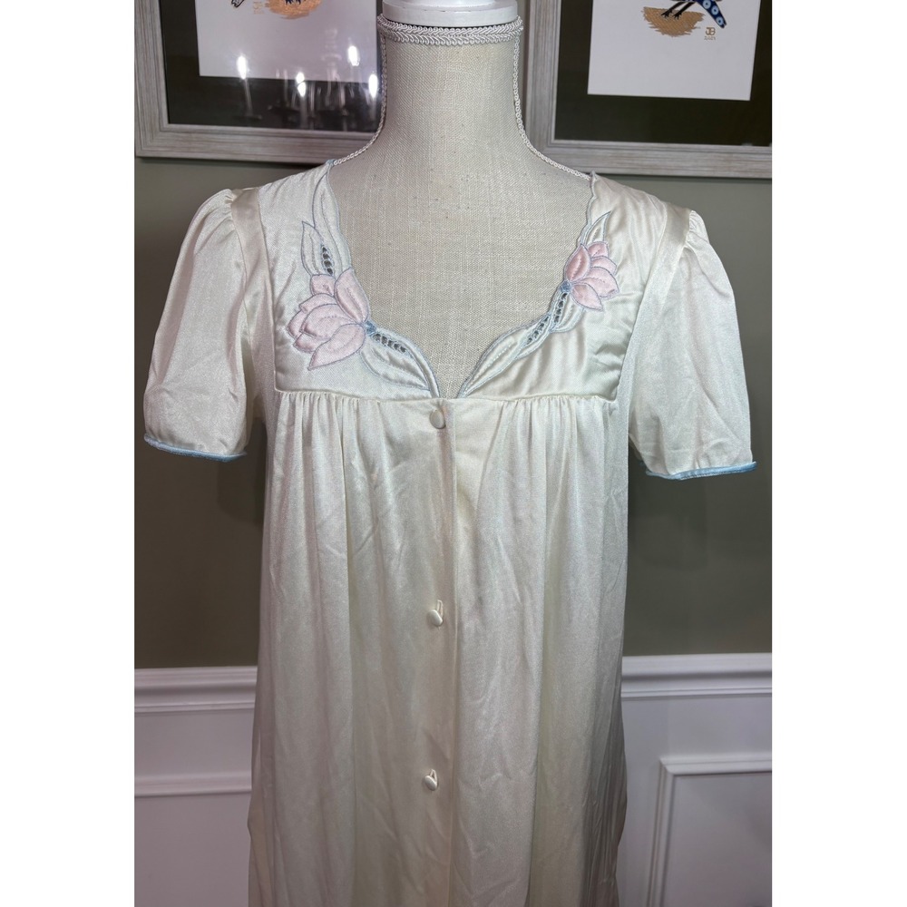Vintage Vassarette Nightgown Ivory Floral Embroidery Button Front Maxi Robe L